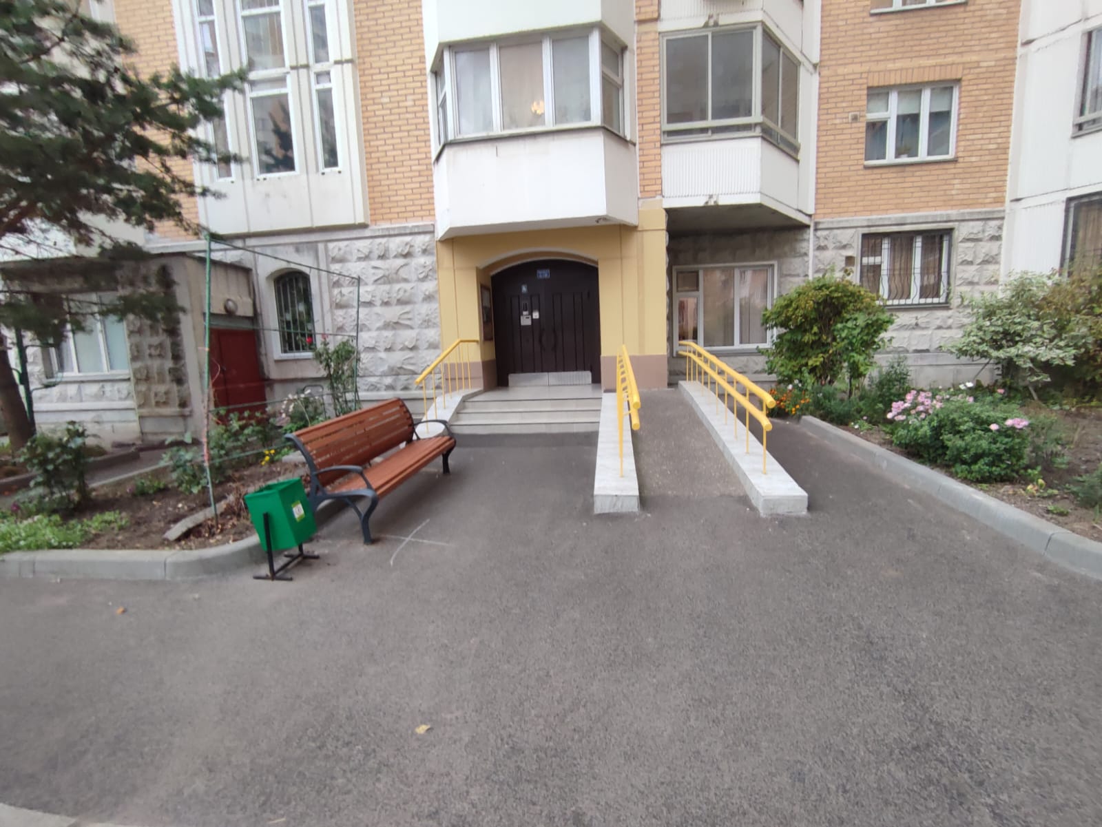 Скамейка чугунная "Голландия" с подлокотниками
