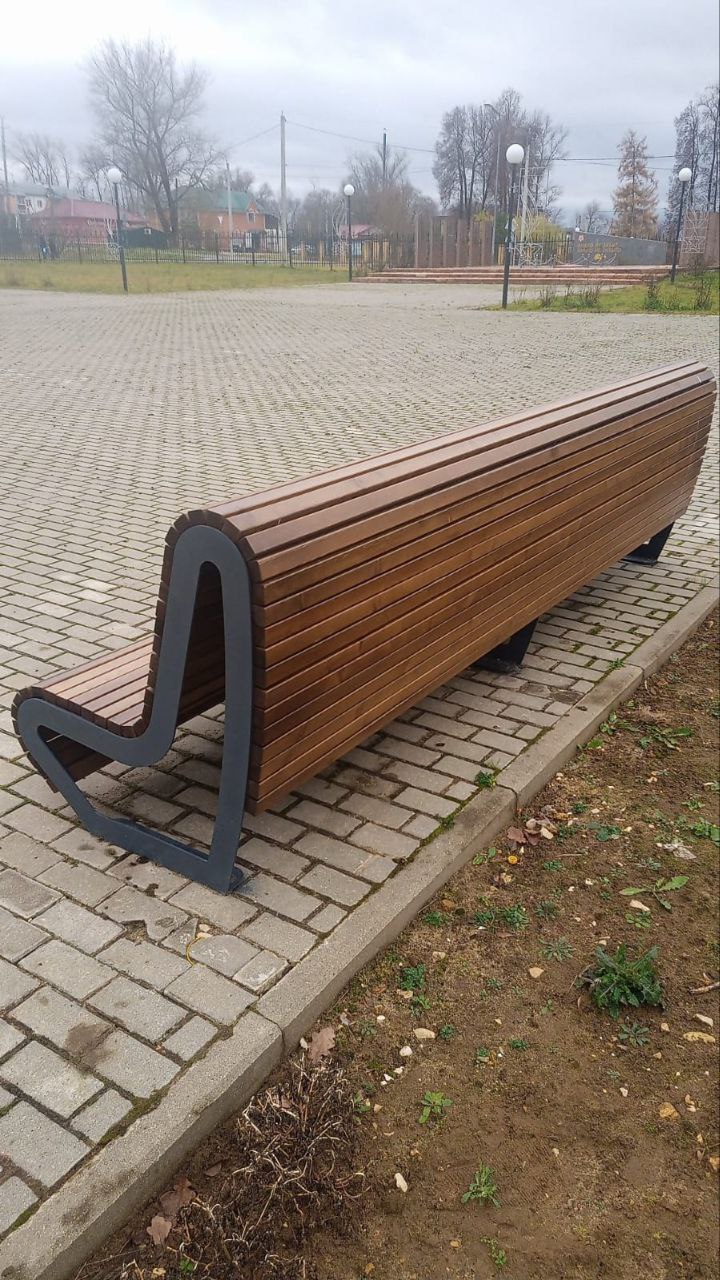 Скамейка стальная «Парабола» (L1500 мм)
