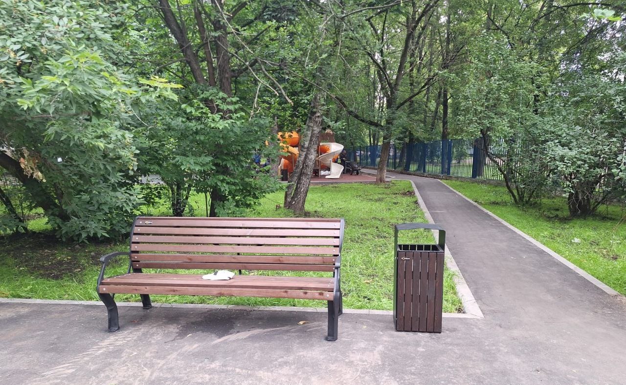 Скамейка чугунная "Голландия" с подлокотниками